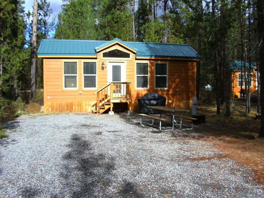 Bend-Sunriver Camping Resort Studio Cabin 6 Exterior photo