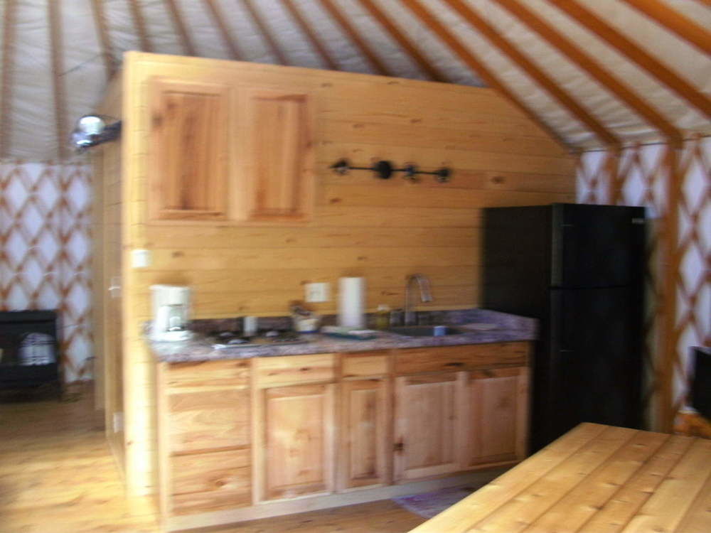 Bend-Sunriver Camping Resort Studio Cabin 6 Exterior photo